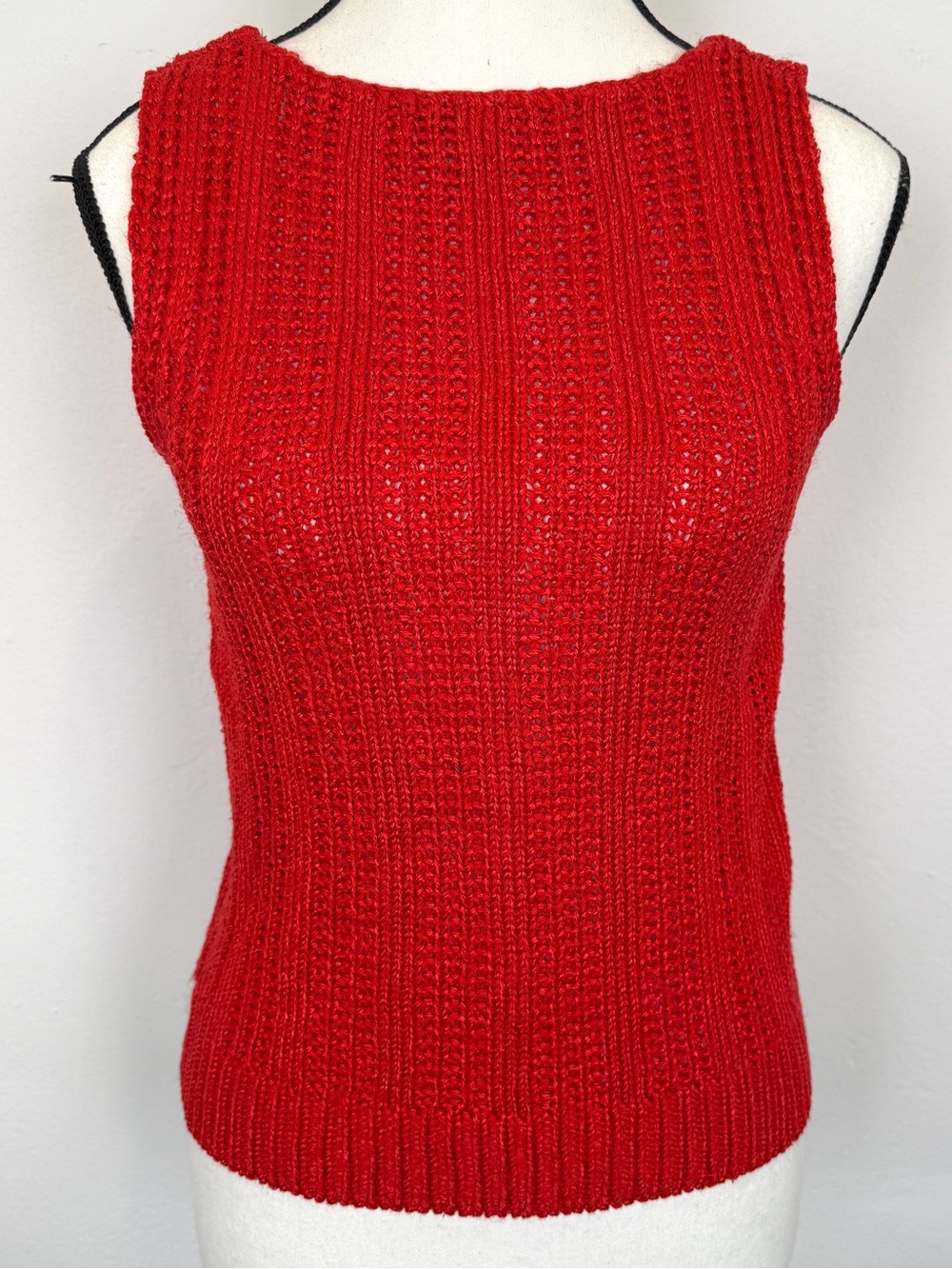 Vintage Young Attitudes Size Small Red Silk Blend Sleeveless Sweater Tank